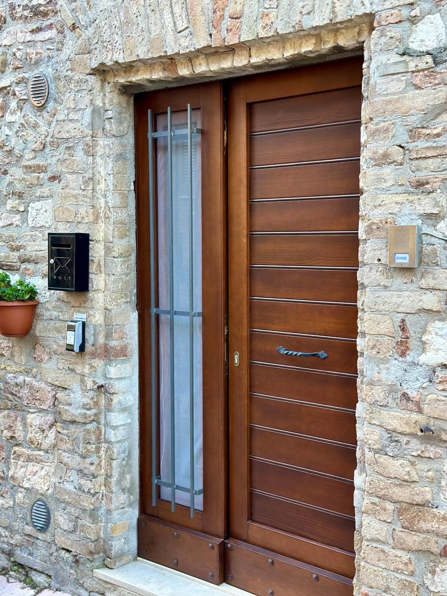 Apartamento La Perla Di Tamara-Assisi Blu Exterior foto